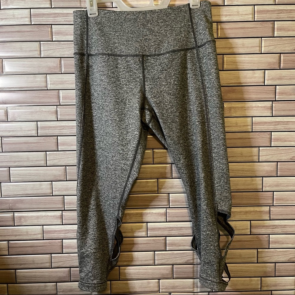 Women’s Gray Zella High Waisted Camilla crop Leggings Size Large
